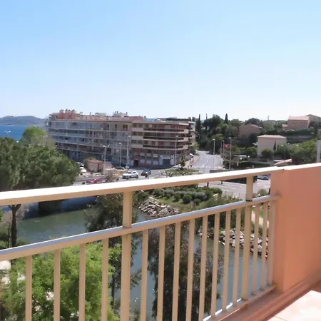 Apartment 2 Pieces Avec Climatisation Et Animal Admis, Centre