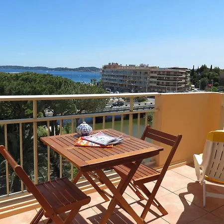Apartman 2p Avec Climatisation, Piscine Et Parking Au Centre-ville De - Fr-1-780-47 Sainte-Maxime